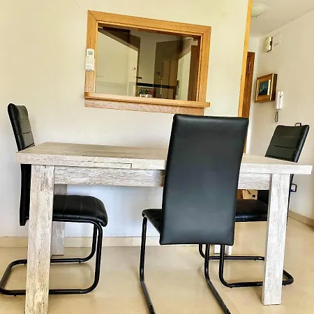 Apartment Modern In 50 M² + Pool